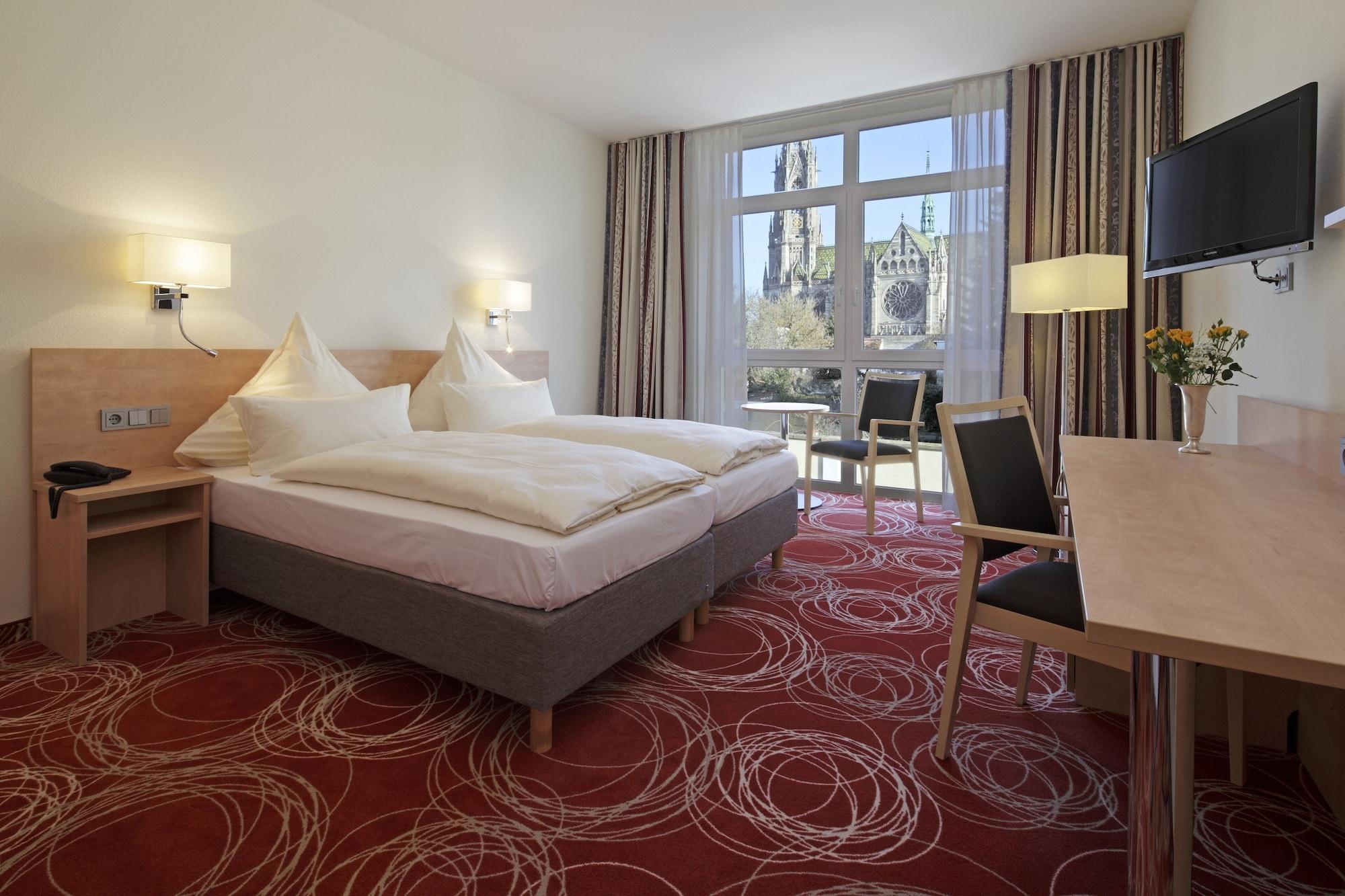Hotel Loewengarten Speyer Room photo